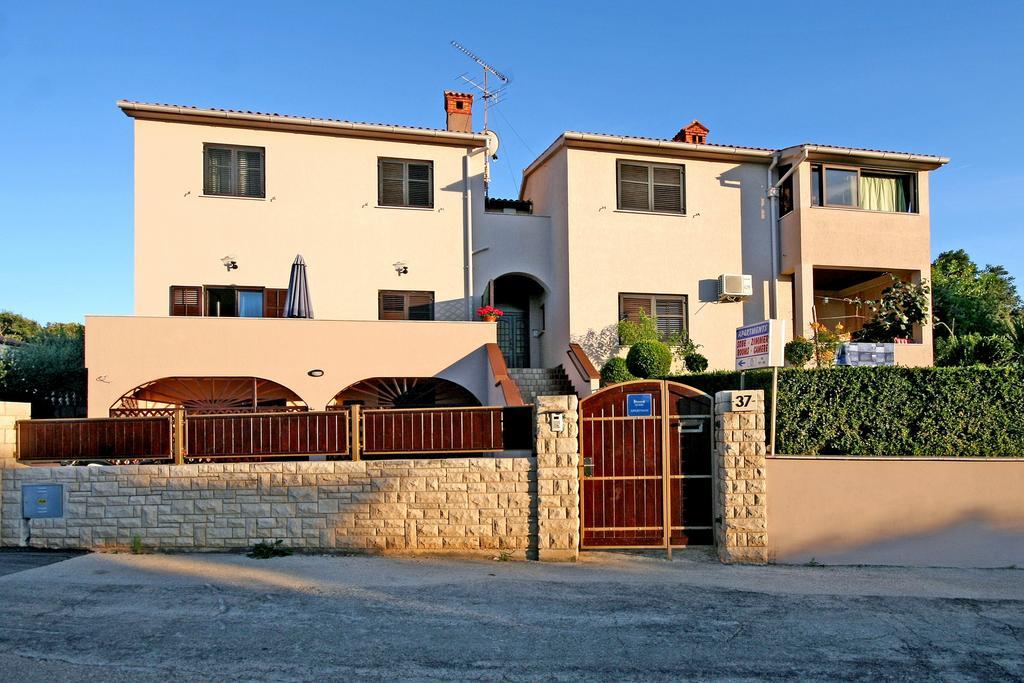Apartments Duda Pula Exterior photo